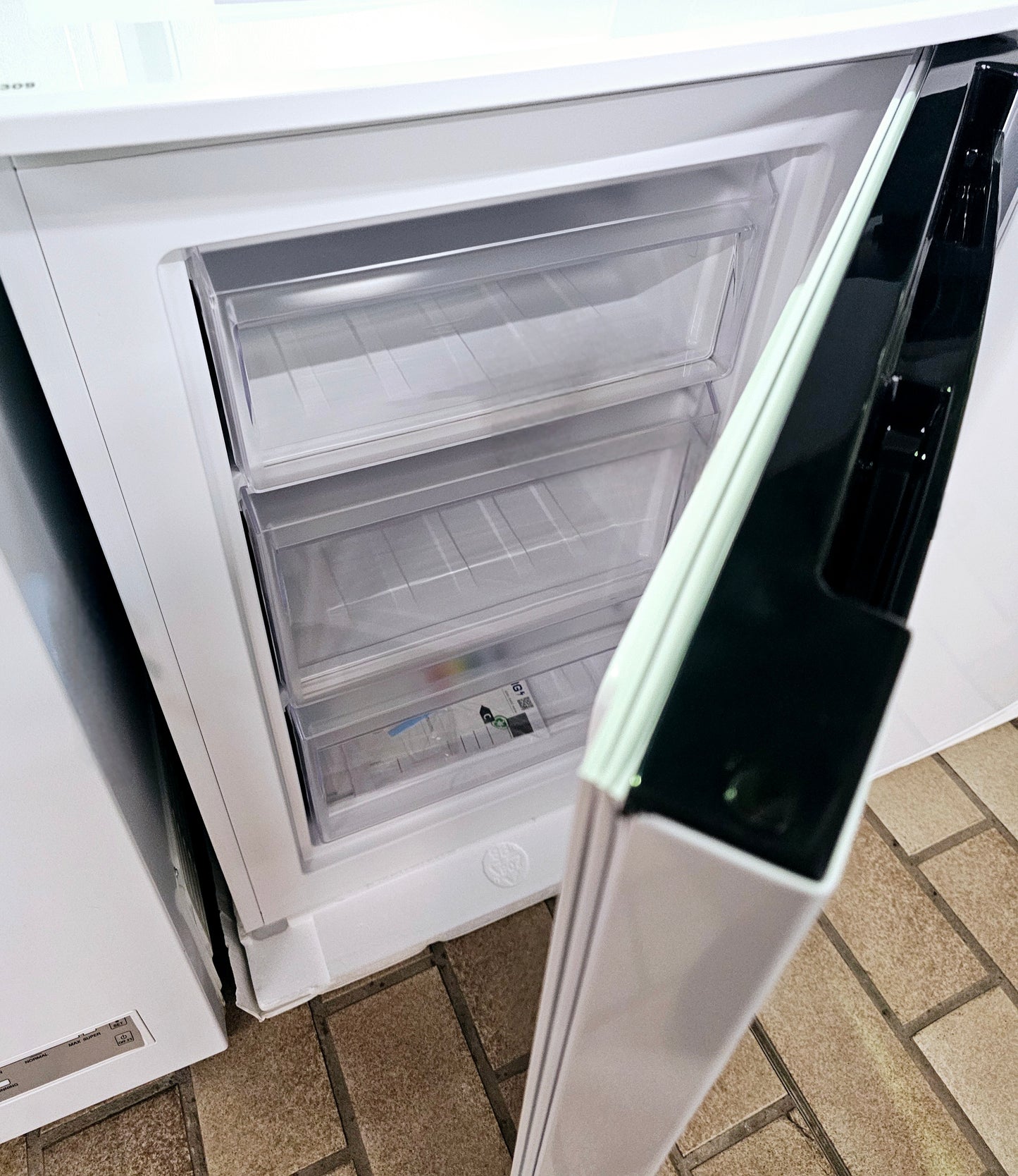 Exquisit Gefrierschrank GS81-040C weiss | 87 l Nutzinhalt | Weiß